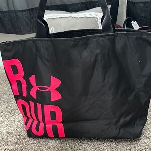 Under Armour tote bag black and pink excellent condition